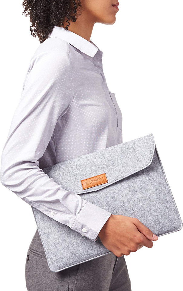 Amazon Basics Funda para portátil de 13", Fieltro, Gris Claro